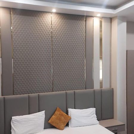 Hotel Rajshree Tanakpur Buitenkant foto