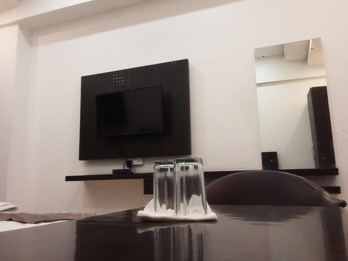 Hotel Rajshree Tanakpur Buitenkant foto