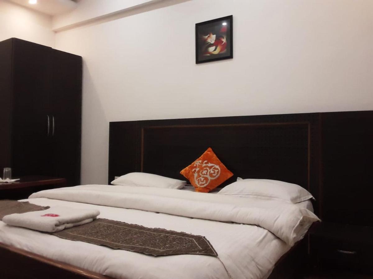 Hotel Rajshree Tanakpur Buitenkant foto