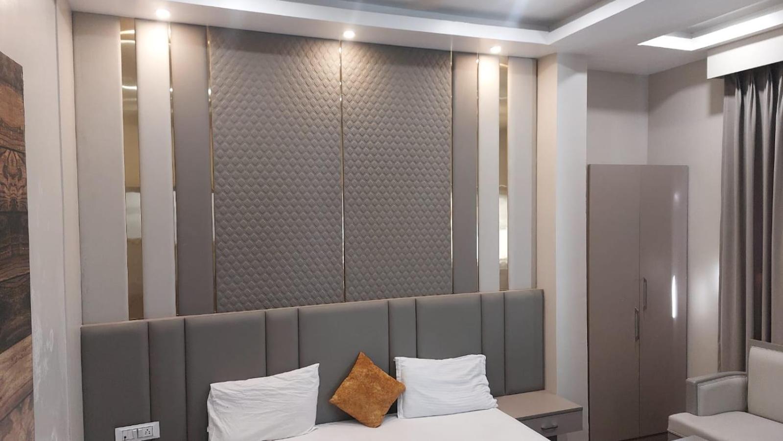 Hotel Rajshree Tanakpur Buitenkant foto