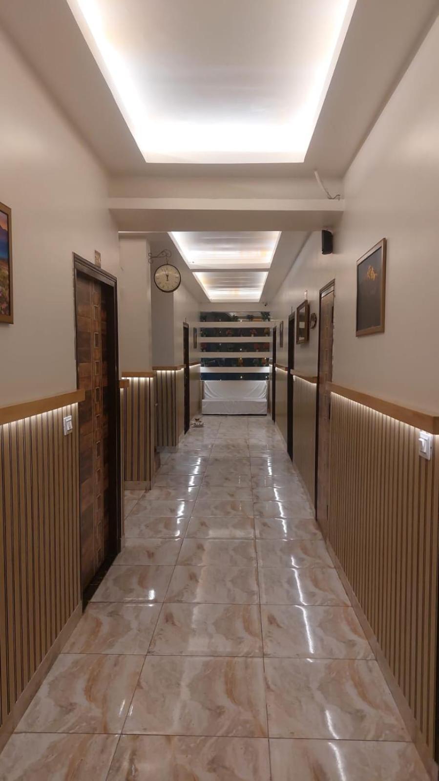 Hotel Rajshree Tanakpur Buitenkant foto