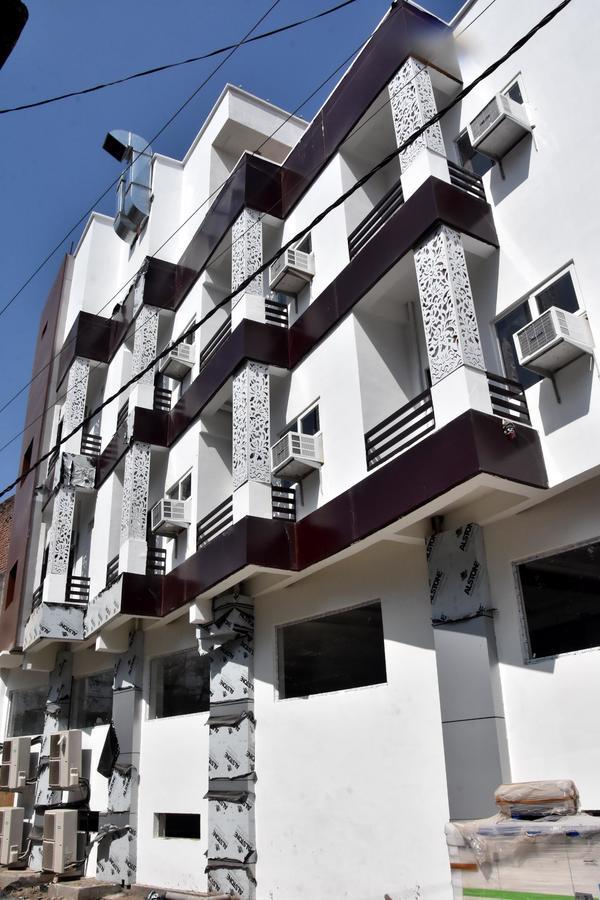 Hotel Rajshree Tanakpur Buitenkant foto