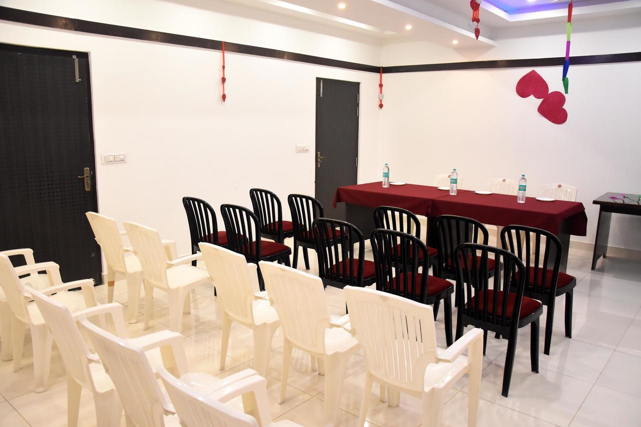 Hotel Rajshree Tanakpur Buitenkant foto